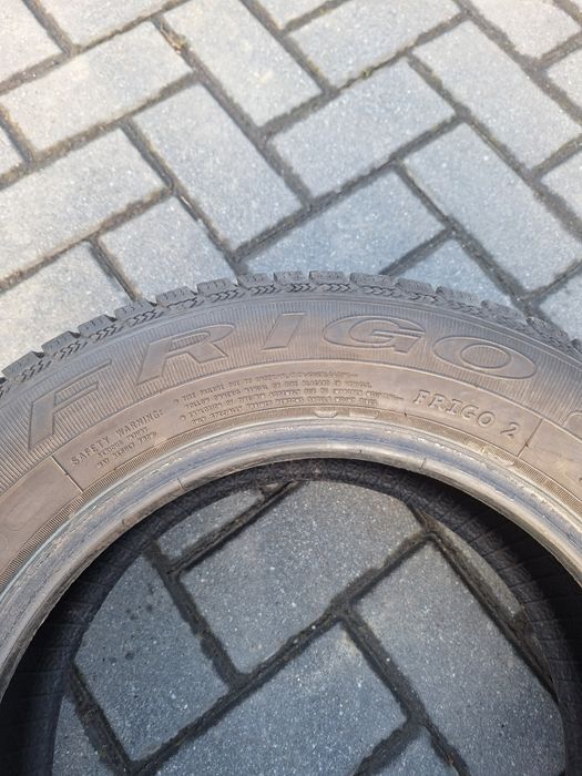 Cztery zimowe opony marki Dębica 185/65 R14