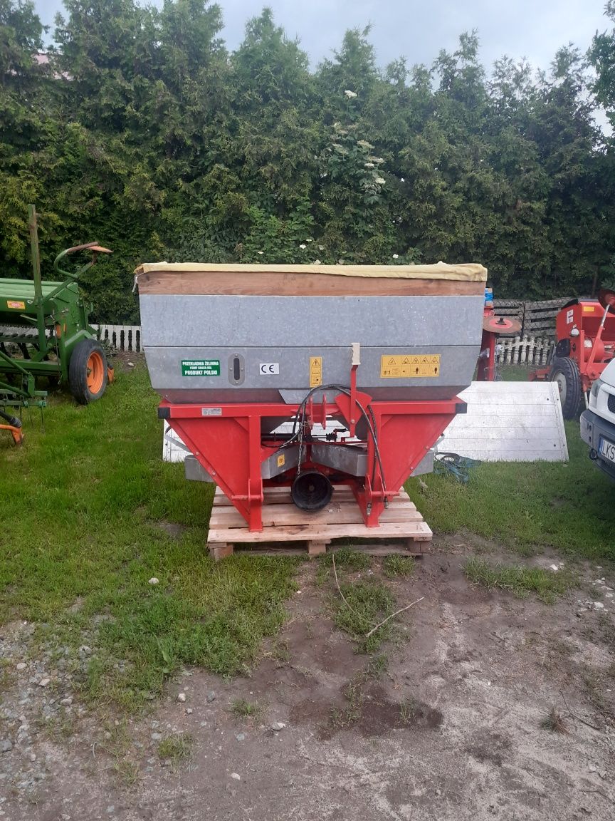 Rozsiewacz nawozów Amazone ZAM 2 tony hydraulika Grass rol 1 tona