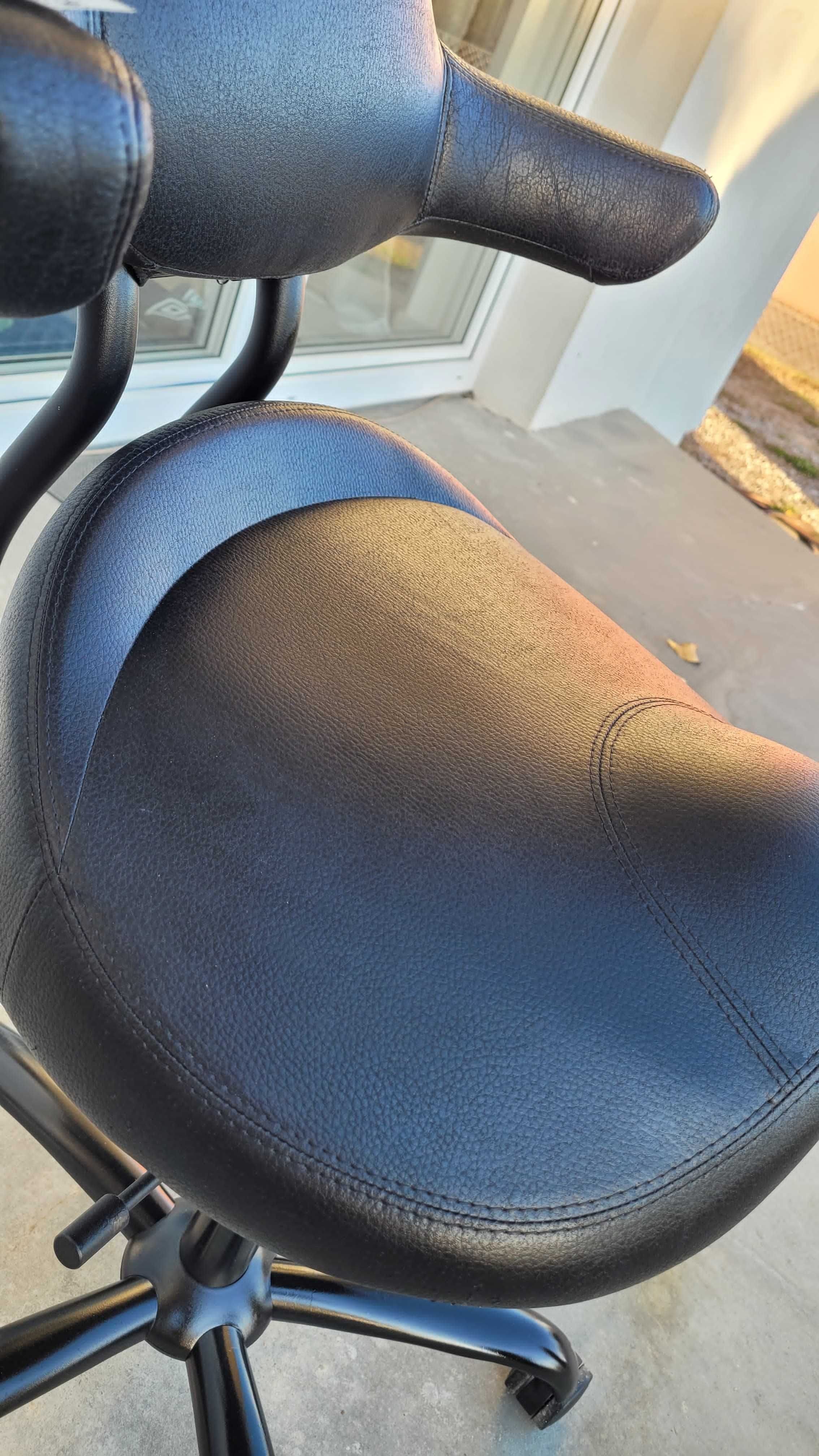 Krzesło SpinaliS RODEO Rena black R904 zdrowotne na kręgosłup