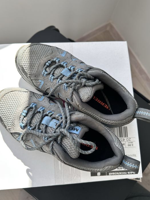 Нові кросівки для походів в гори/альпінізму/бігу