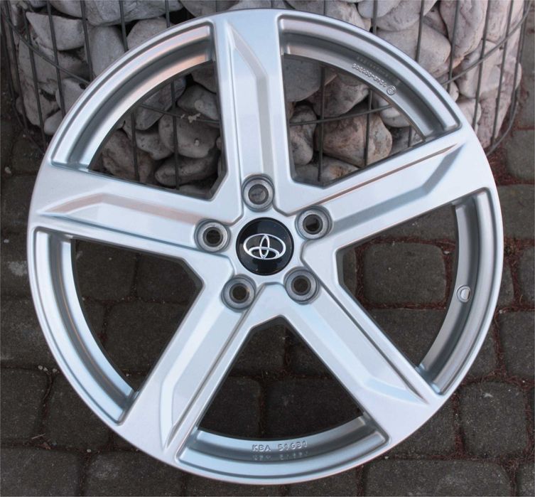 Nowe koła zimowe z czujnikami TPMS 18 5x114,3 225/50/18 Toyota C-HR