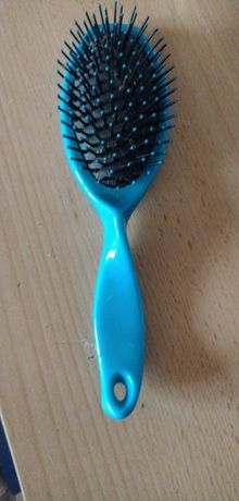 Oddam nową niebieską szczotkę do włosów, użyta 2 - 3 razy