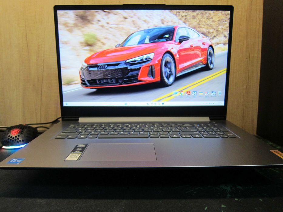 Lenovo IdeaPad3 2024 год/17.3" FHD IPS/Ram 16 /i3 1315U Windows 11 Pro