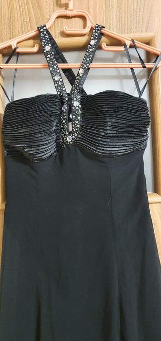 Sukienka dluga czarna