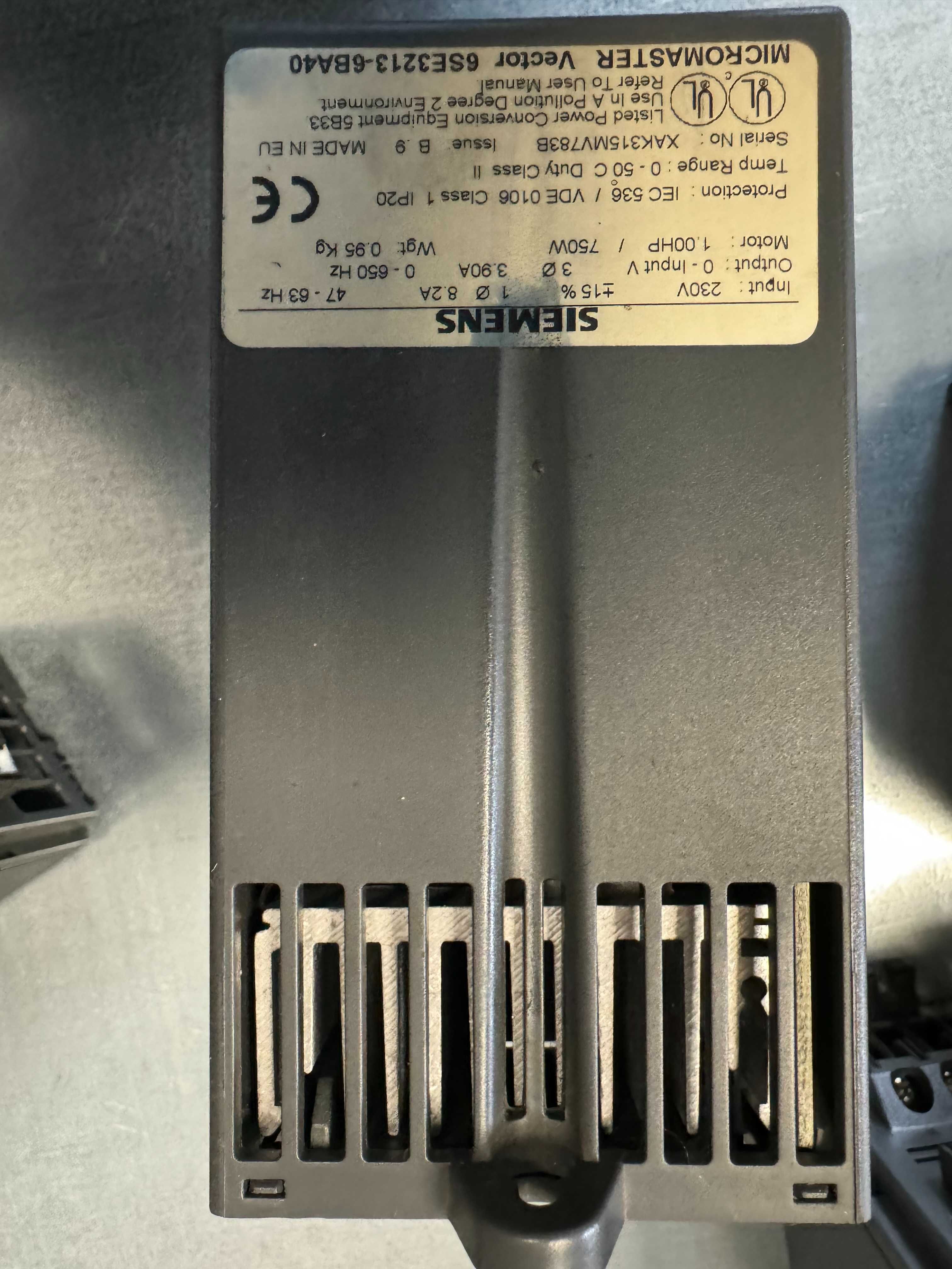 Falownik Siemens MICROMASTER 0,75KW 6SE9213-6CA40, 230V