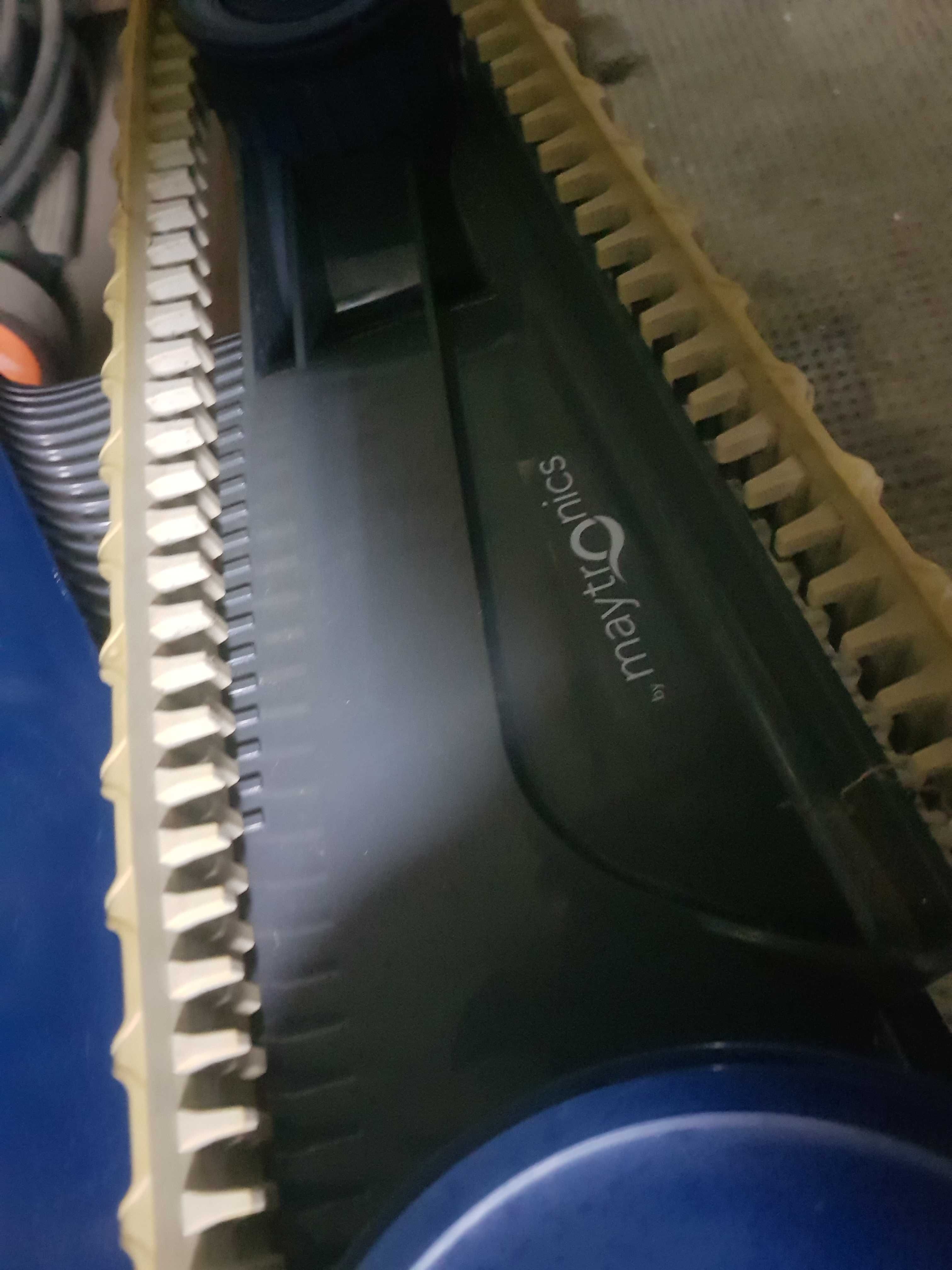 Robot basenowy Dolphin Evolution 25 Maytronics odkurzacz