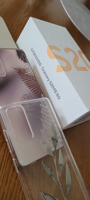 Samsung S20 FE 5G 8/256 GB Stan idealny!