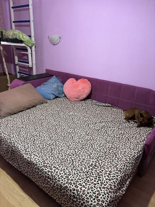 Ліжко софа з шухлядою.