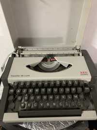 Máquina de escrever AEG