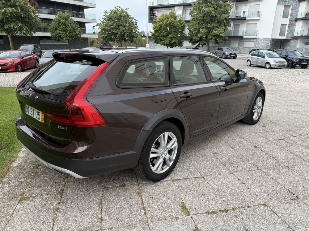 Volvo V90 Cross Country 2.0 D4 Plus AWD Geartronic