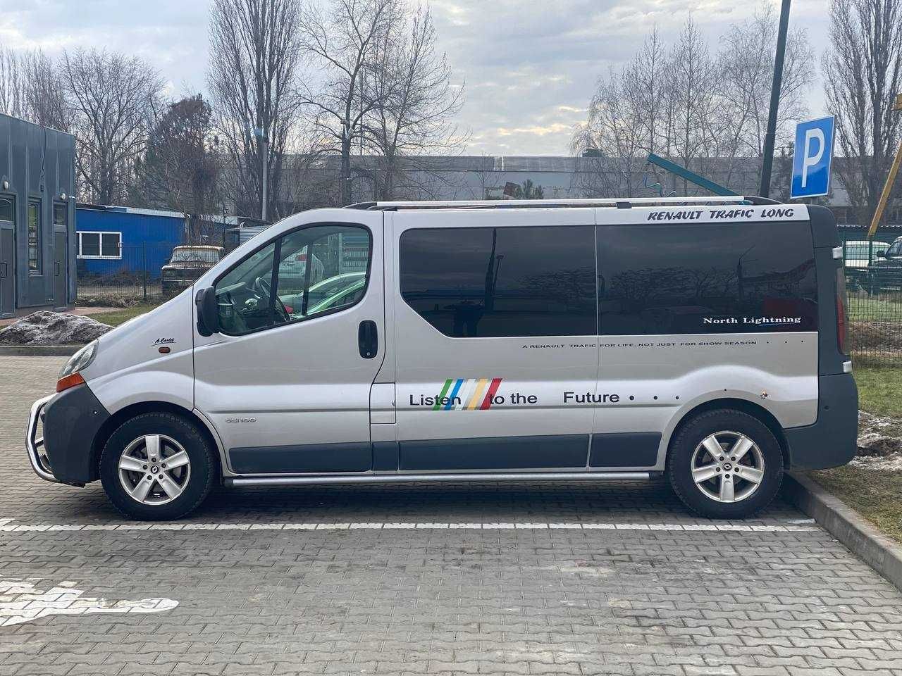 Renault Trafic довга база 2006 року випуску. 1.9 турбо дизель, пасажир