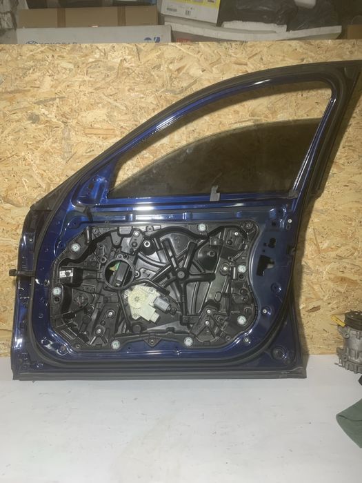 Передні праві двері до BMW g30