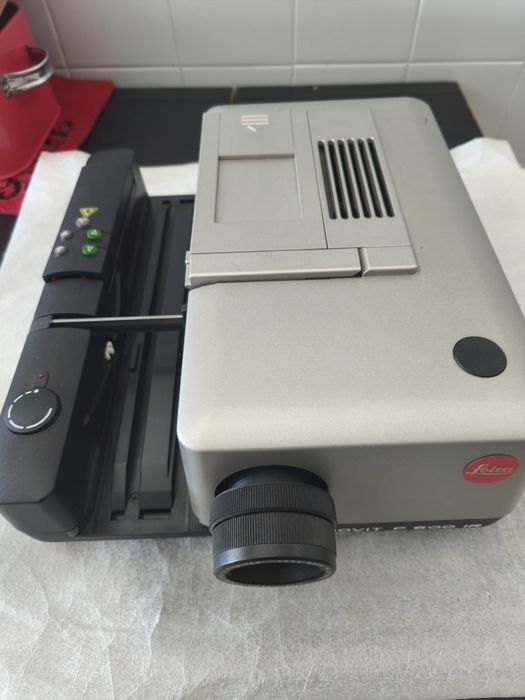 Projector slides Leica pradovit P600 IR