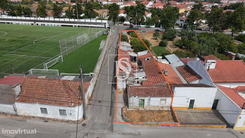 Terreno para Construção c/ 880 m2 - Riachos, Torres Novas