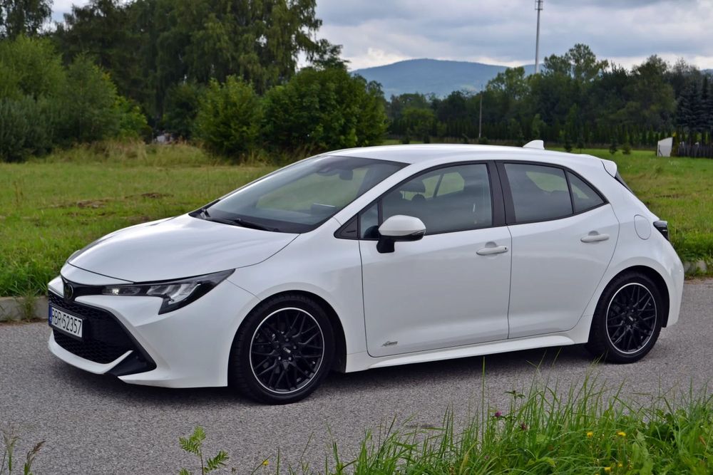 Toyota Corolla # climatronic # czujniki parkowania # alufelgi #
