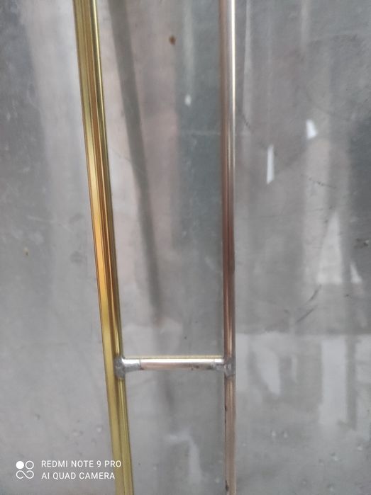 Продаю меблеве вітражне скло .Паяне жовтим металом , в доброму стані .