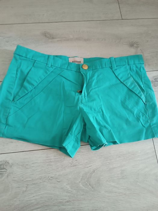 Krótkie spodenki ultrakrótkie szorty Bershka 34 xs