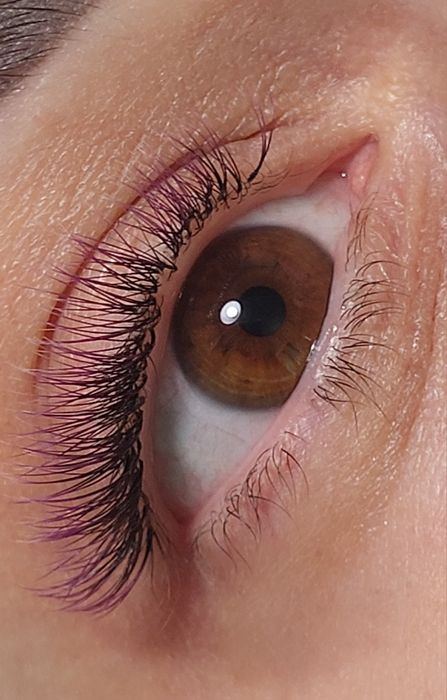 Наращивание  и ламинирование  ресниц. Покрытие  ногтей гель лаком.