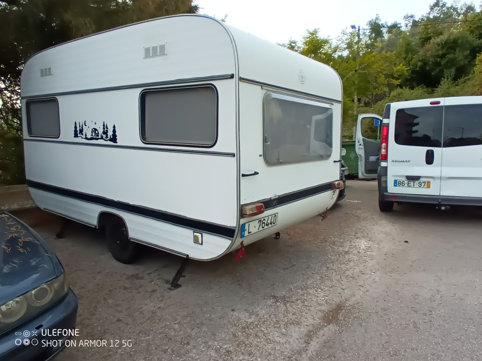 Caravana documentada com seguro e painel solar