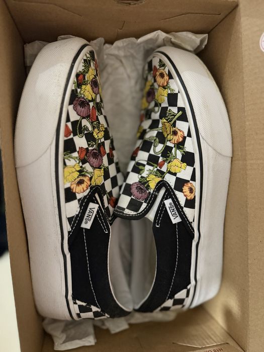 Vans só com um dia de uso .