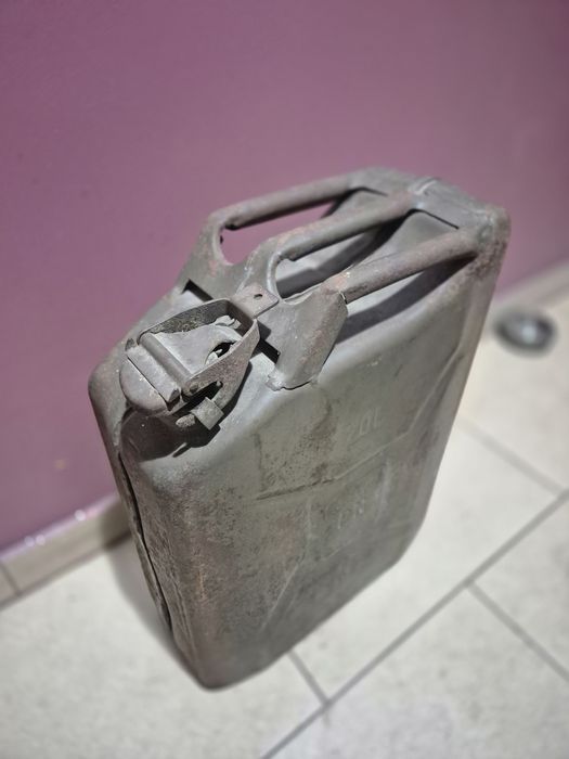 Kanister 20 l. Metalowy