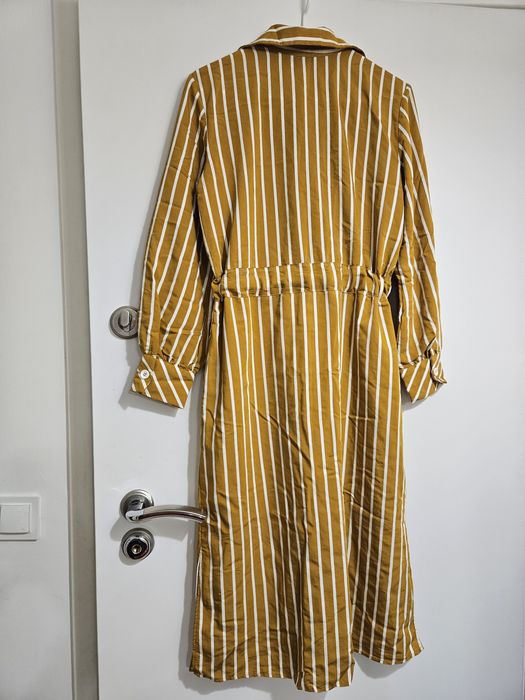 Piękna musztardowa długa sukienka w paski reserved 36 s wiskoza