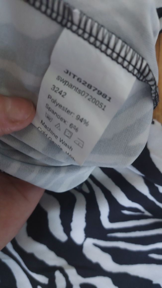 Spodnie dzwony zebra 34 XS Shein