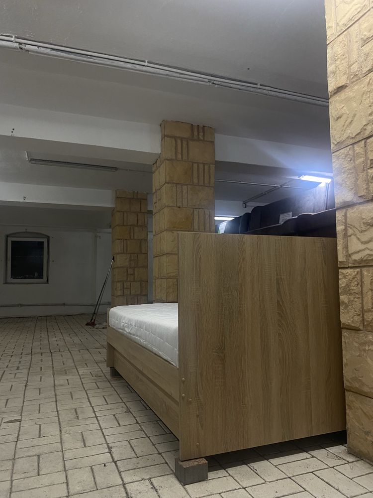 Łóżko z materacem OKAZJA (możliwy transport)
