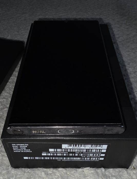 Samsung Galaxy S22 Ultra 256 GB / 12 GB RAM