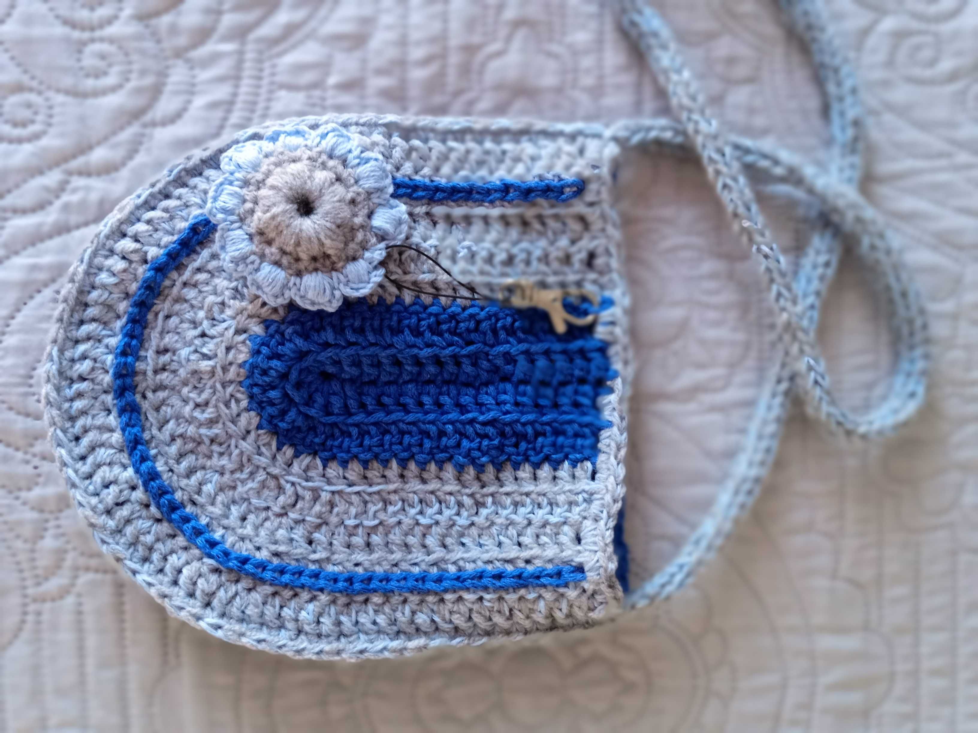 Torebka dla dziewczynki handmade szydełko z brelokiem