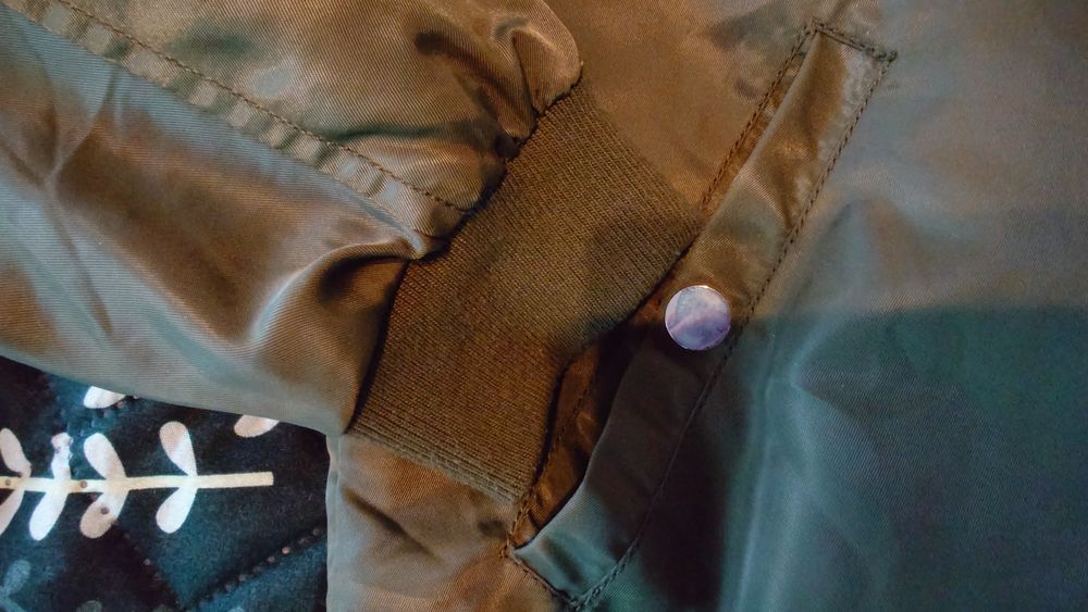 Kurteczka typ bomberka z kieszeniami nienoszone