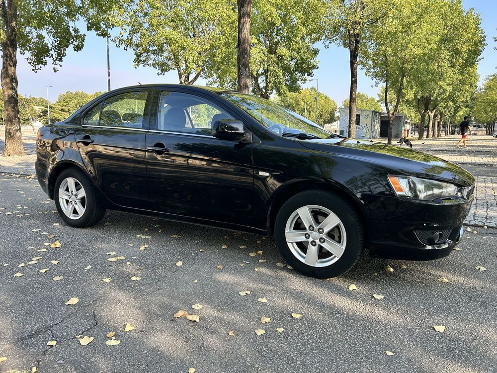 Mitsubishi Lancer 1.5i invite