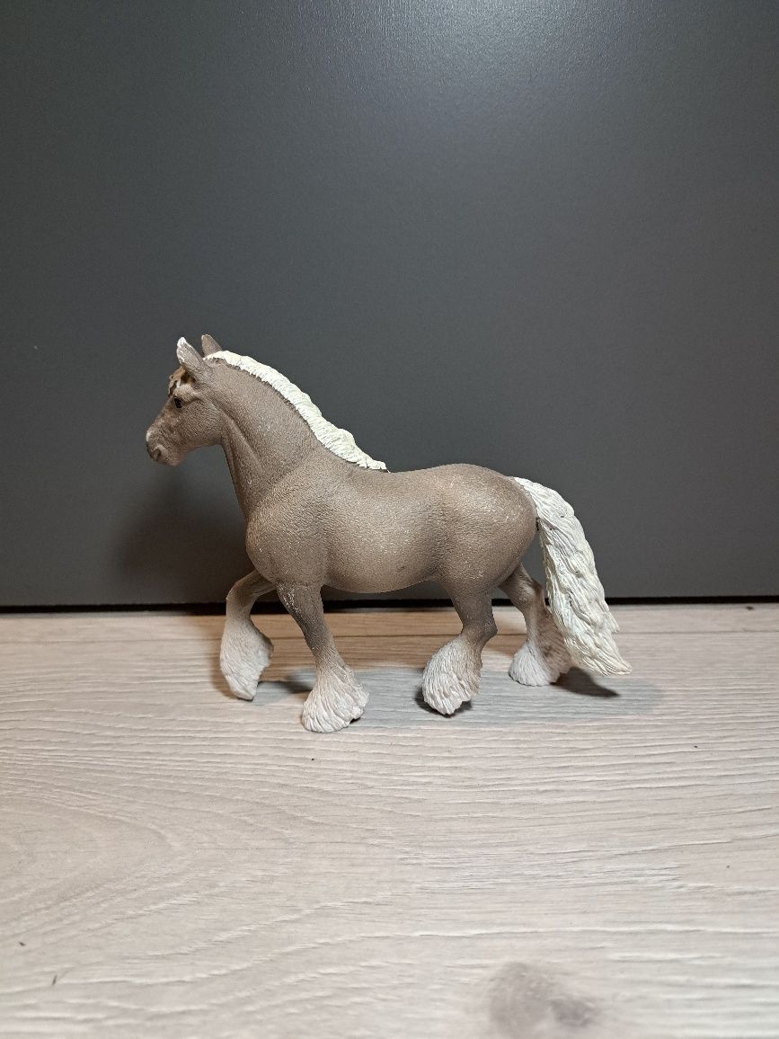 Figurka schleich srebrna klacz dapple