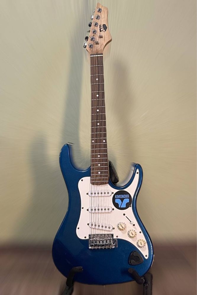 Гитара 3/4 Stratocaster Glow Blue AXL(б/у)+Струны в подарок
