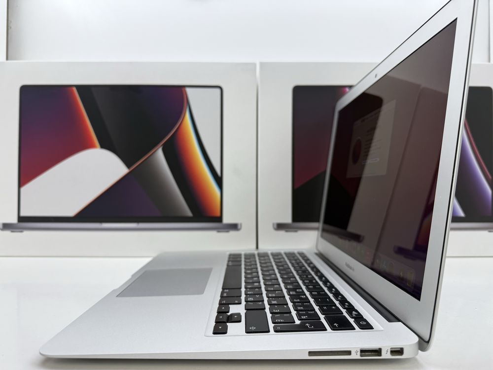 Apple MacBook Air 13 A1466 (2017) / Core i5 / 8Gb / 256Gb / Silver