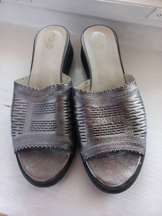 Продам шльопанці