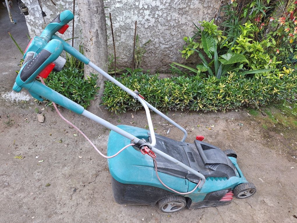 Corta Relvas Eletrico BOSCH