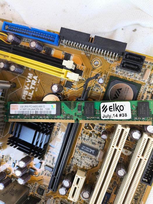 Материнская плата Asus P5V-VM+процессор ,память