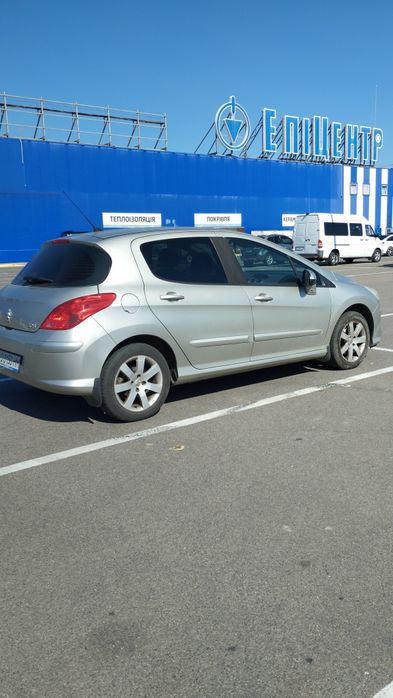 Авто PEUGEOT 308
