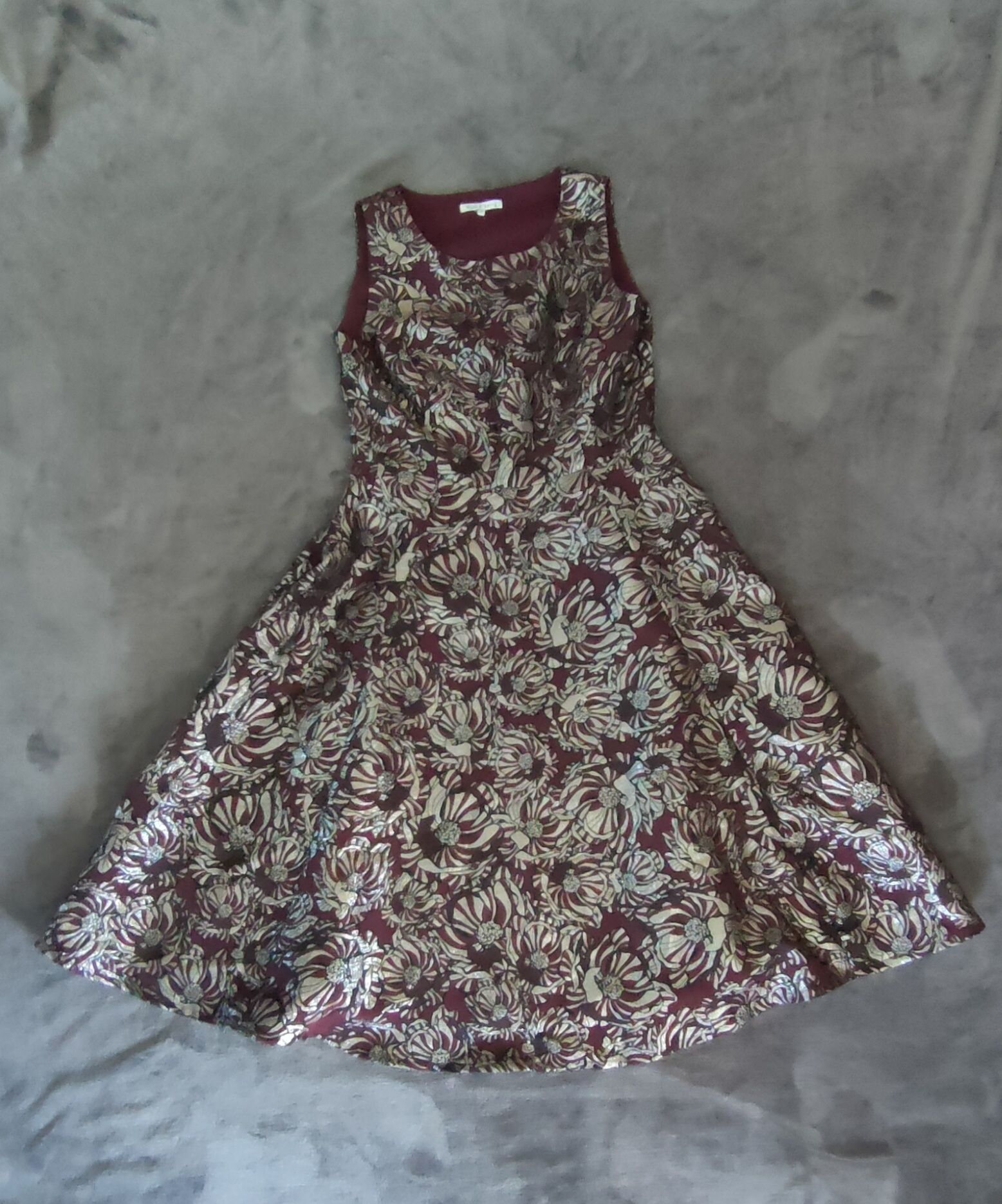 Nowa sukienka Mint & Berry – rozmiar 40
