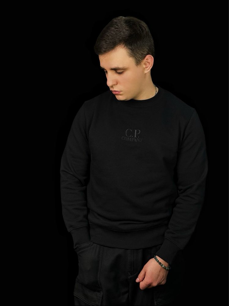 c.p. company garment dyed centre logo sweatshirt оригинал