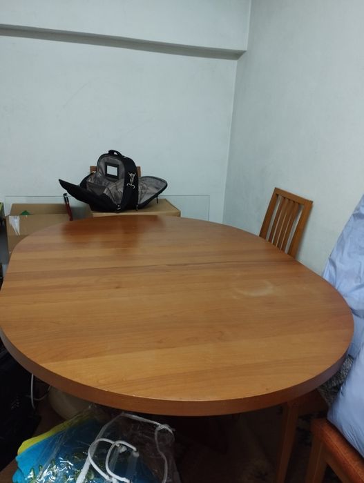 Móvel, mesa e 6 cadeiras