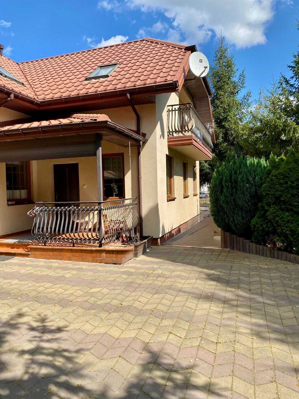 Dom na sprzedaż – Drzewica, 280 m², działka 727 m²