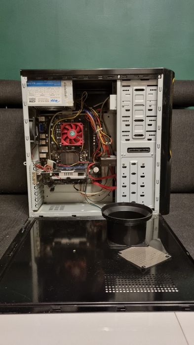 Komputer stacjonarny PC, AMD, Nvidia, 8GB, klawiatura i mysz, WIFI!