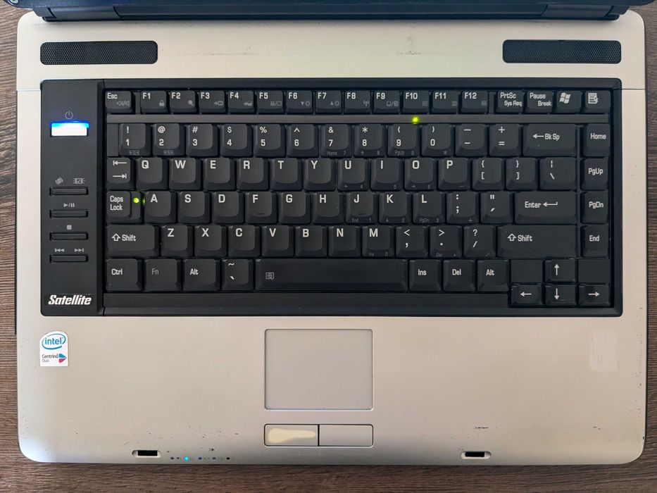 Ноутбук Toshiba для простих задач або навчання