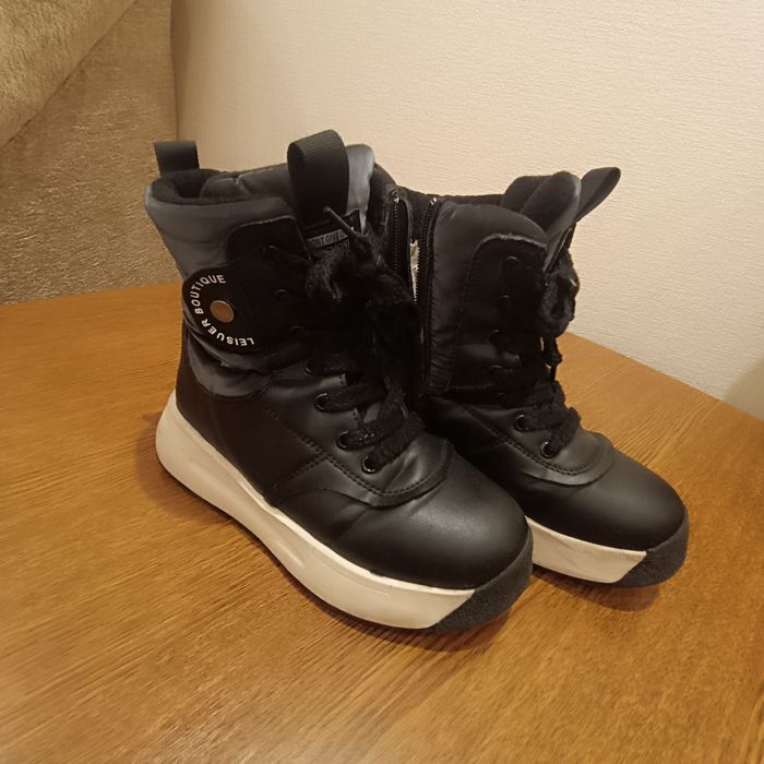 Продам зимові чоботи