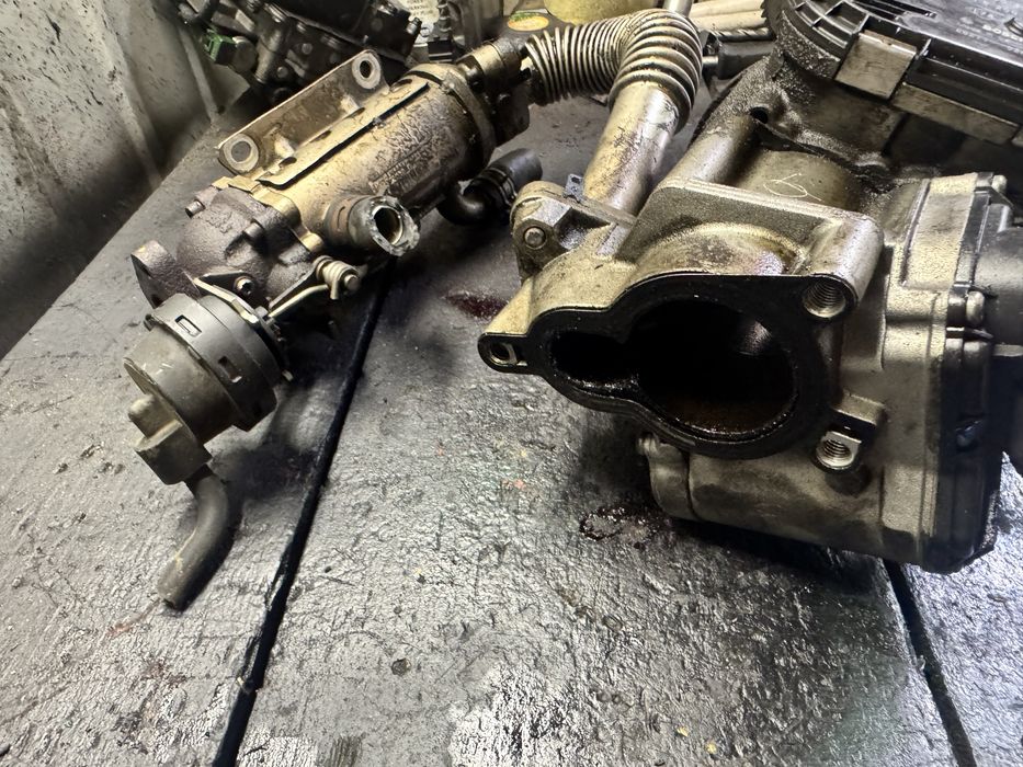 Дросельна заслінка Renault Laguna III Trafic Opel Vivaro 2.0 dci