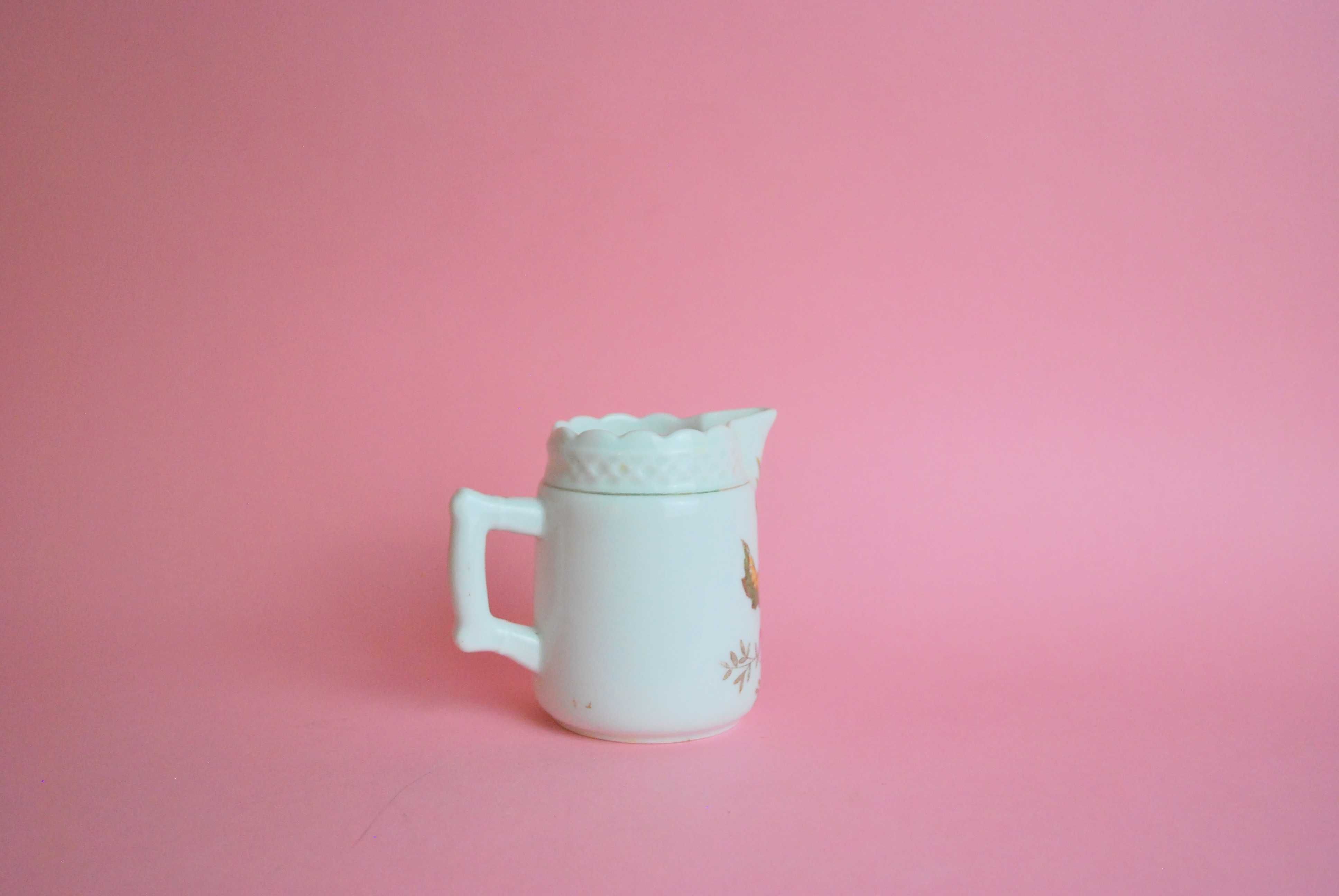 mlecznik porcelana styl wiktoriański dark academia retro rustykalny