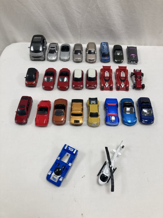 Lote 26 miniaturas Maisto