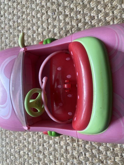 Carro e boneca Strawberry Shortcake de 2008